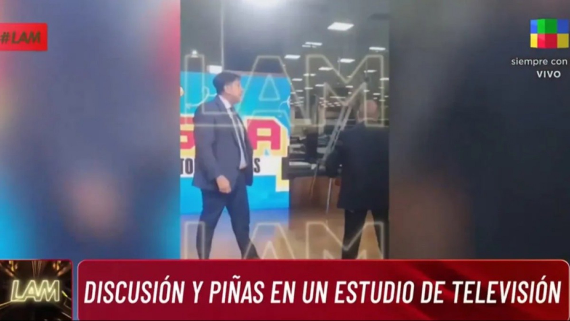 Un conductor y un panelista se agarraron a las piñas en un estudio de televisión